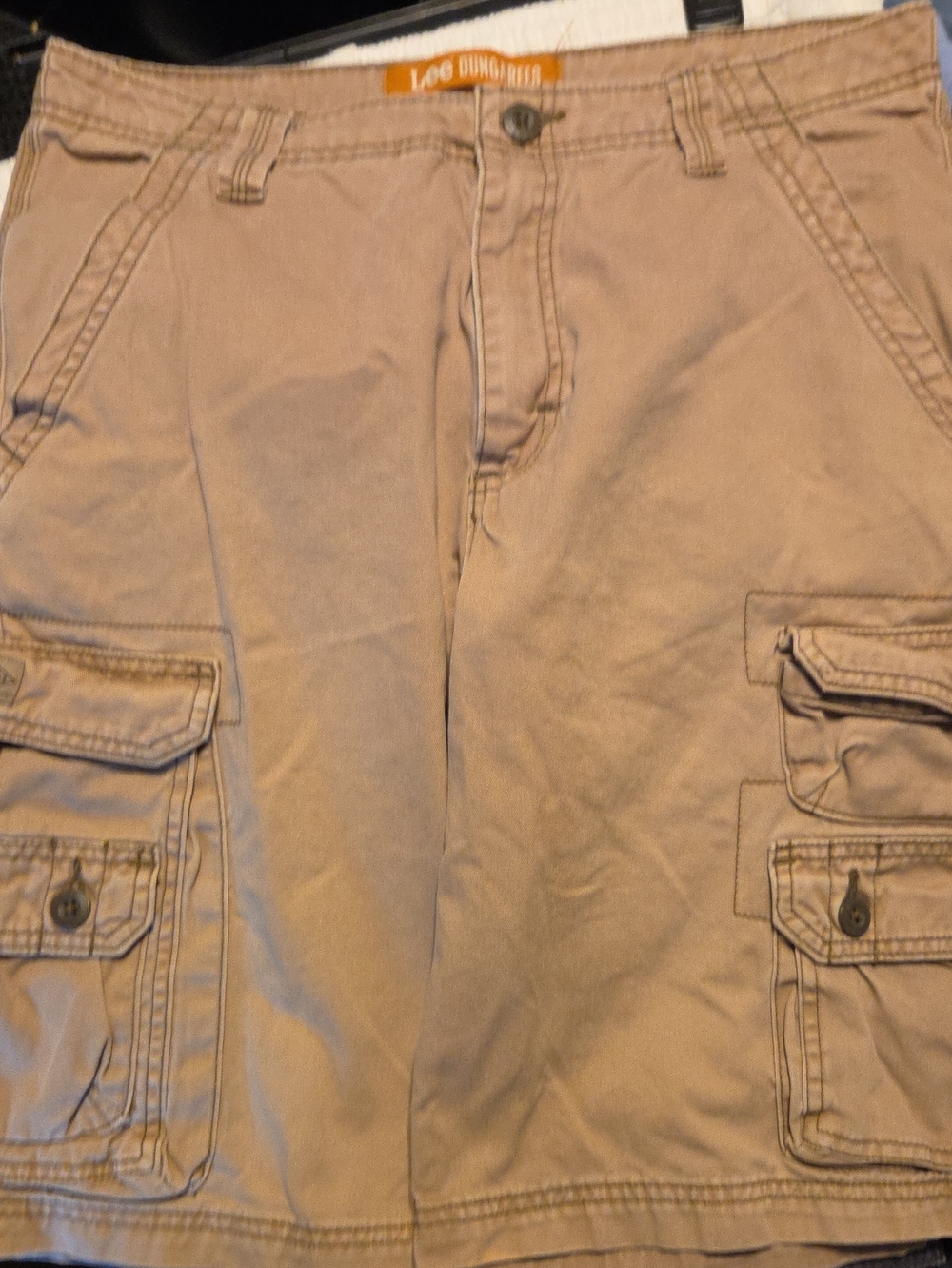 Lee Men's Cargo Shorts in Khaki